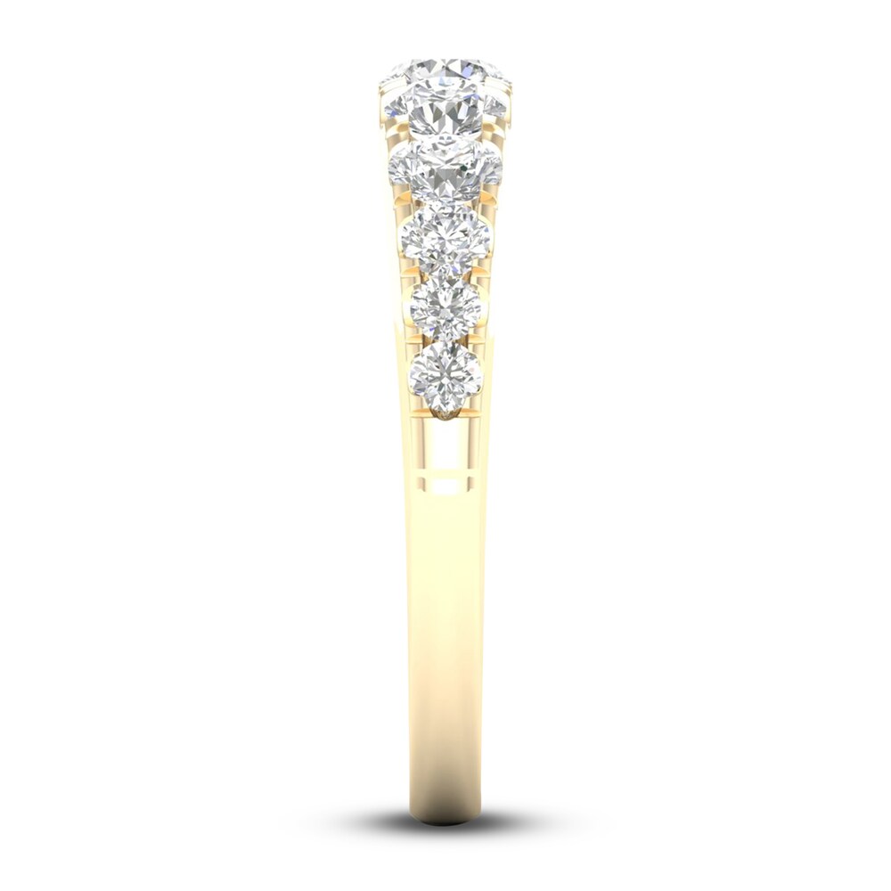 Graduated Diamond Anniversary Band 1 ct tw Round 14K Yellow Gold 6R7hOl7E